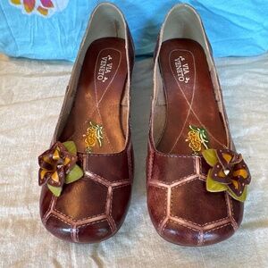 Adorable Via Veneto flats.